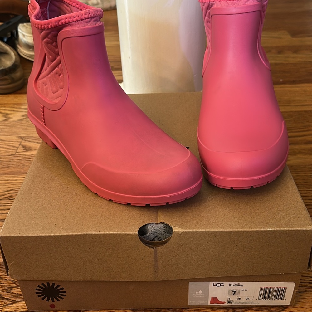 UGG Women's Vibrant Pink Rain Boots